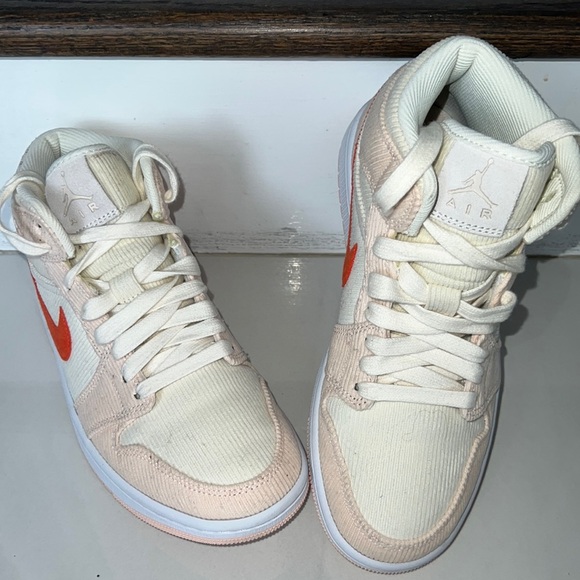 Sail/Orange Quartz/White/Orange Air Jordan 1 Mid SE 'Corduroy' Size 7.5 - Picture 2 of 9
